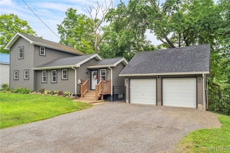737 W Falls Rd, West Falls, NY 14170