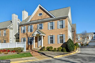 7024 Regional Inlet Dr, Fort Belvoir, VA 22060