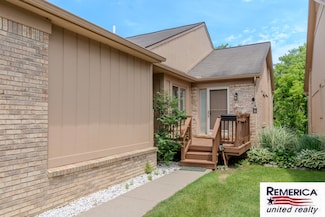 35400 Blue Spruce Dr, Farmington Hills, MI 48335