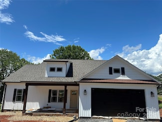 4940 Southview Dr, Hickory, NC 28602