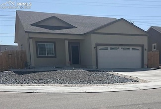 5228 Gannet Ln, Pueblo, CO 81008