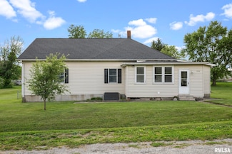 406 234th St, Aledo, IL 61231