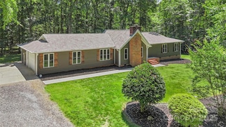 1556 Stanley Lucia Rd, Mount Holly, NC 28120