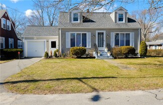 6 Foxhill Ave, Bristol, RI 02809