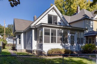 919 4th St E, Saint Paul, MN 55106