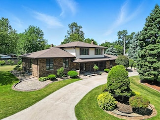 1246 River Dr, Munster, IN 46321