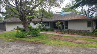 10 Castle Ct, Hillsborough, CA 94010