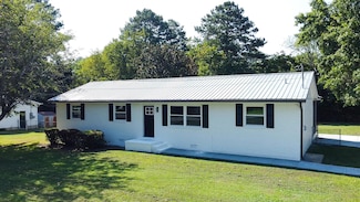 475 Hiawatha Cir, Chickamauga, GA 30707