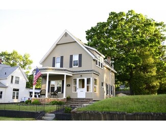 88 Lake Ave, Worcester, MA 01604