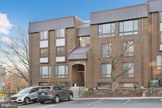 100 Roberts Ln Unit 300, Alexandria, VA 22314