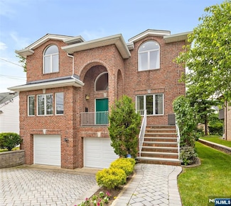34 W Bayview Ave, Englewood Cliffs, NJ 07632