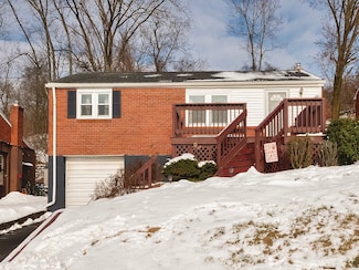 813 Kerry Hill Dr, Pittsburgh, PA 15234