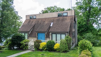 1457 Dogwood Ave, Morgantown, WV 26505