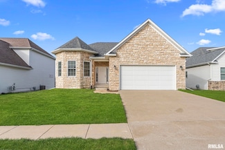 90 Cobblestone Ln, Le Claire, IA 52753