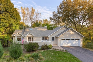 22040 Stratford Place, Excelsior, MN 55331