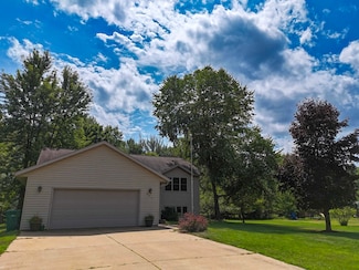 895 Waterworks Rd, Nekoosa, WI 54457
