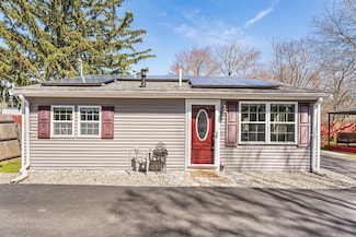 32 Shaw Rd, Brockton, MA 02301