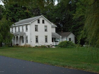 924 Fishing Creek Rd, Mill Hall, PA 17751