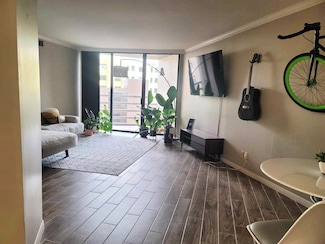 3525 Sage Rd Unit 607, Houston, TX 77056