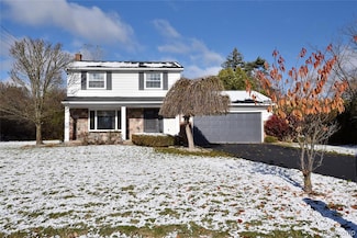 684 Wilshire Dr, Bloomfield Hills, MI 48302