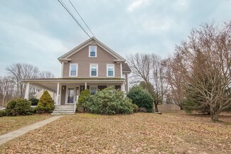 123 Hart St, Taunton, MA 02780