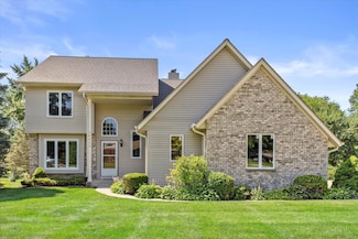 18525 Brookridge Dr, Brookfield, WI 53045