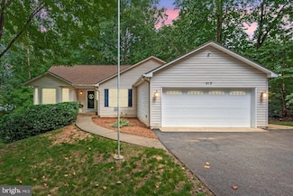 313 Stratford Cir, Locust Grove, VA 22508