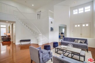 5213 S Chariton Ave, Los Angeles, CA 90056