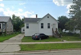 221 Erie Ave, Oconto, WI 54153