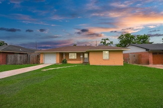 141 E Twickenham Trail, Houston, TX 77076