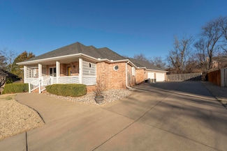 3713 E Fox Grape Rd, Springfield, MO 65809