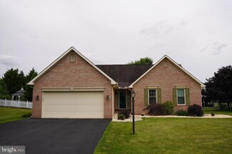 97 Hastings Dr, Falling Waters, WV 25419