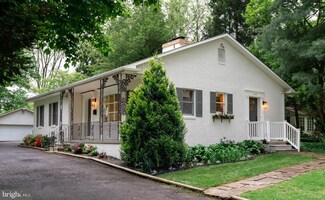 535 Walnut Ln, Swarthmore, PA 19081