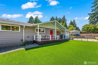 136 May St W, Port Orchard, WA 98366