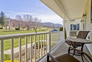 5 Luke's Way Unit 5, Easthampton, MA 01027