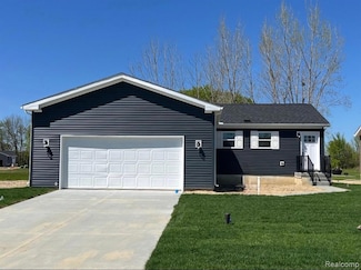 4413 Maple Leaf Trail, Flint, MI 48506