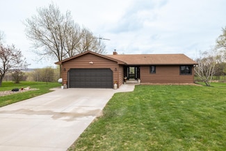 46236 186th Avenue Ct, Zumbrota, MN 55992
