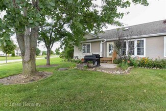 1277 E Bluff Rd Unit 13, Whitewater, WI 53190
