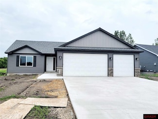 708 708 Northwood Dr, Janesville, MN 56048