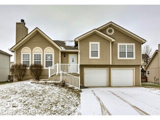7411 N Mckinley Ave, Kansas City, MO 64158