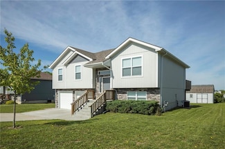 605 Carr St, Knob Noster, MO 65336