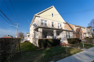 43 4th St, Glen Cove, NY 11542