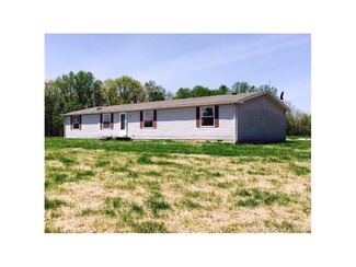 15011 New Market Rd, Marysville, IN 47141