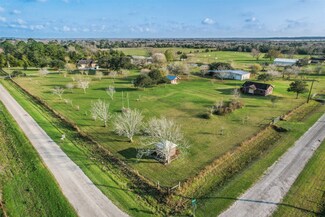 17611 Willow Pond Rd, Alvin, TX 77511
