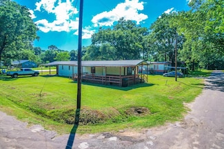 307 & 315 Lakeview Rd, Huntington, TX 75949