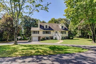 742 Kings Hwy E, Atlantic Highlands, NJ 07716