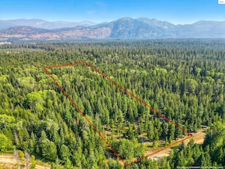 125 Ranch Rd, Naples, ID 83847