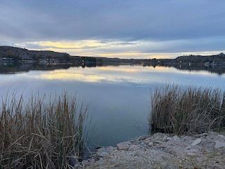 70 E Lakeshore Dr, Ransom Canyon, TX 79366