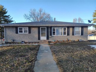 2308 Aull Ln, Lexington, MO 64067