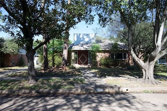 5242 Grape St, Houston, TX 77096